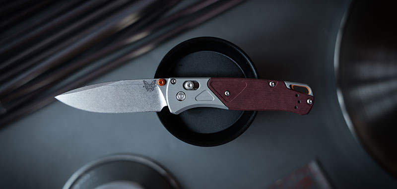 Couteau de Poche Bugout Benchmade Gris Rouge
